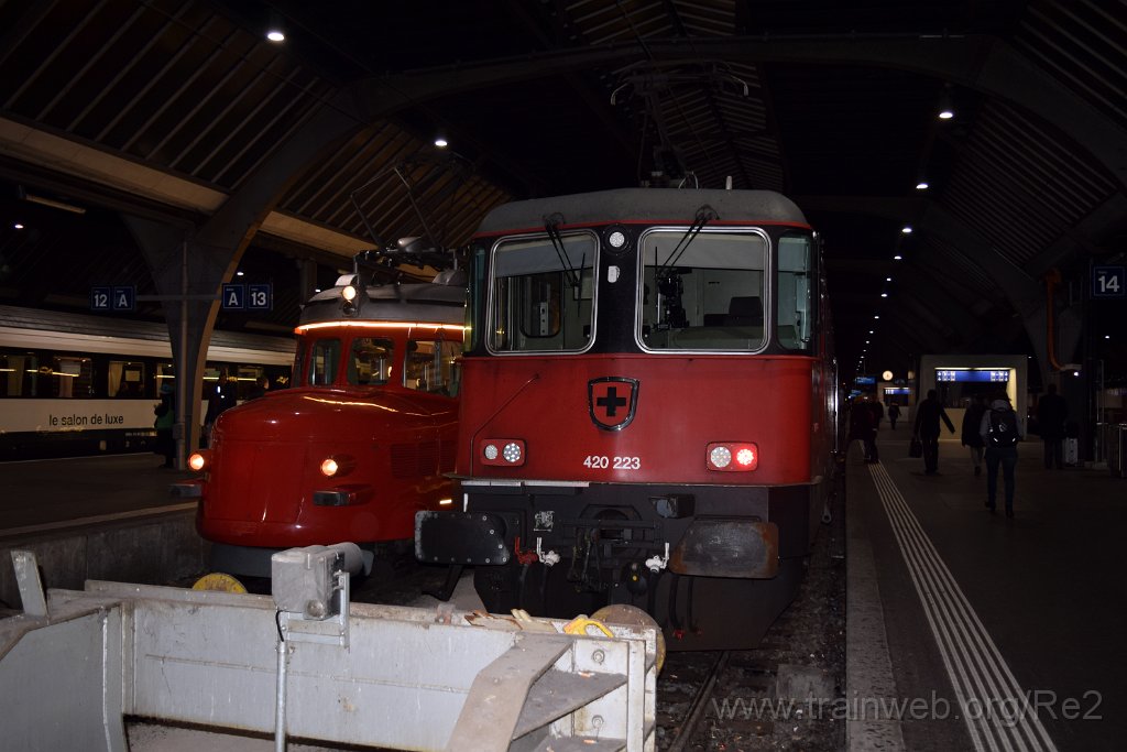 5228-0002-051218.jpg - SBB-CFF RAe 4/8 1021 + SBB-CFF Re 420.223-0 (Re 91 85 4 420 223-0 CH-SBB) / Zürich HB 5.12.2018