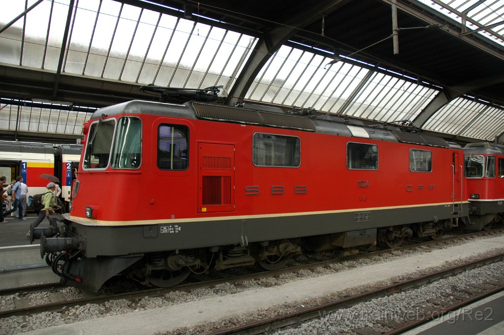 1951-0044-220710.jpg - SBB-CFF Re 4/4'' 11224 / Zürich HB 22.7.2010