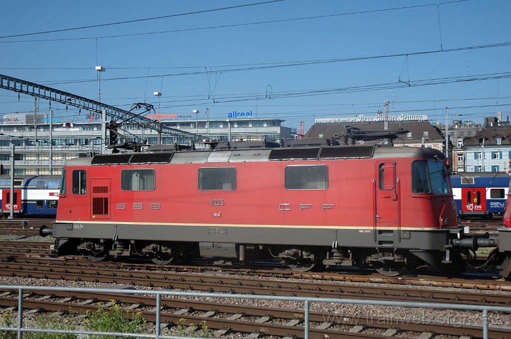 1551-0024-300808.jpg - SBB-CFF Re 4/4'' 11225 / Zürich HB 30.8.2008