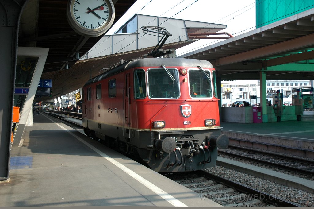 1843-0030-090410.jpg - SBB-CFF Re 4/4'' 11225 / Zürich HB 9.4.2010