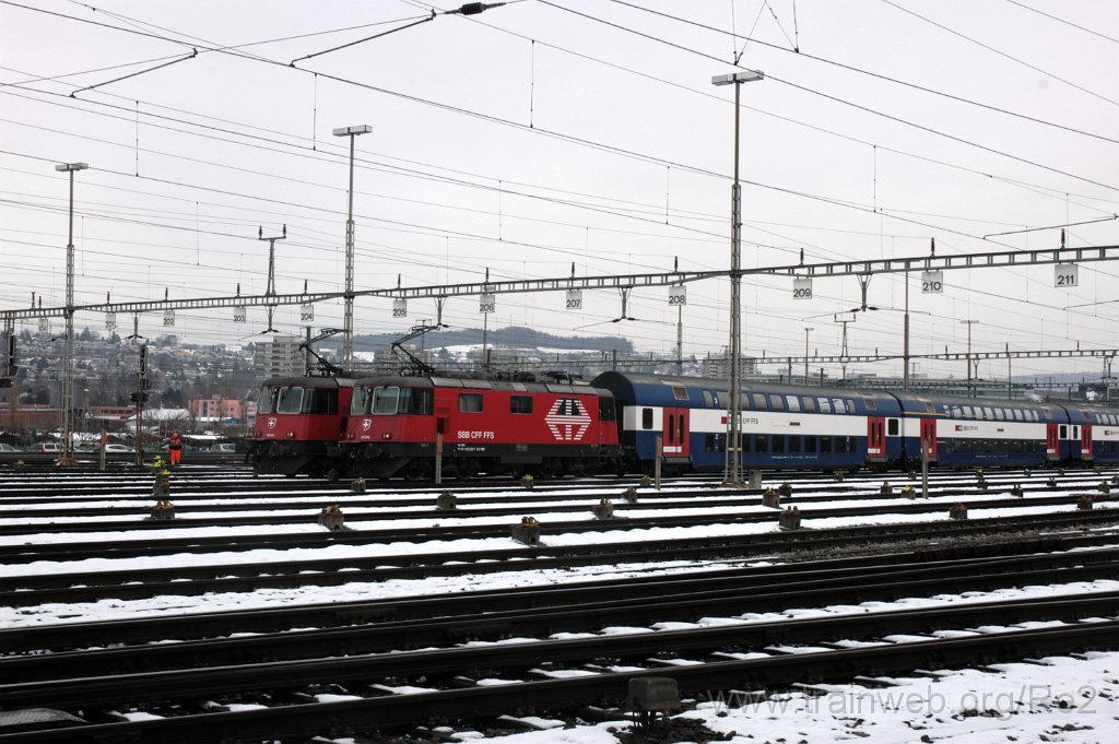 3495-0044-090215.jpg - SBB-CFF Re 420.225-5 (Re 91 85 4 420 225-5 CH-SBB) + SBB-CFF Re 420.211-5 (Re 91 85 4 420 211-5 CH-SBB) / Zürich-Mülligen 9.2.2015