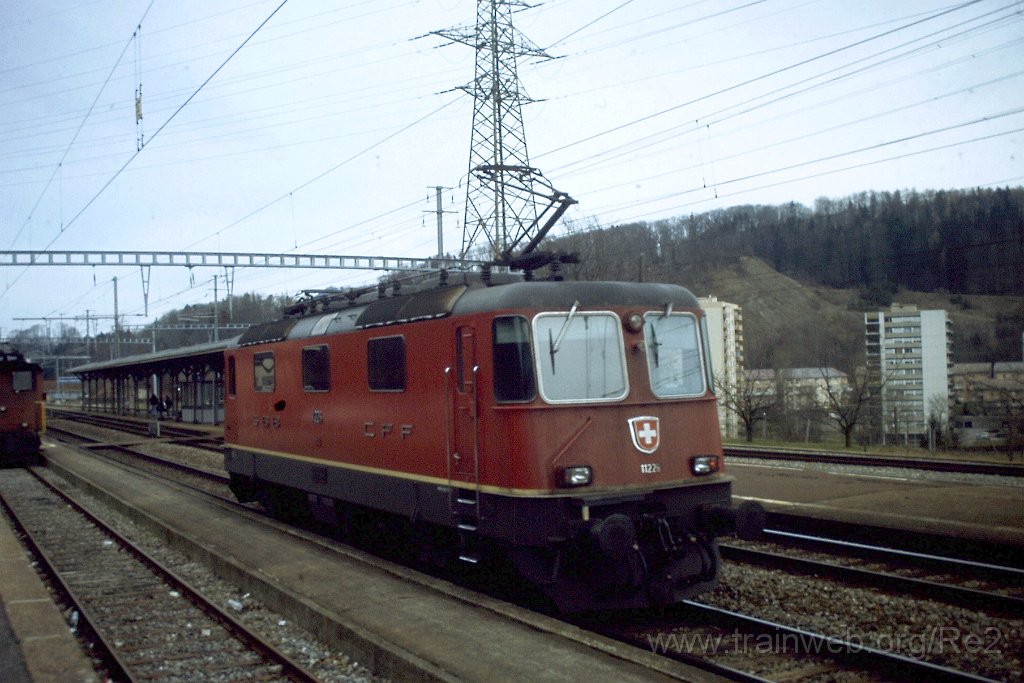 0795-0023.jpg - SBB-CFF Re 4/4'' 11226 / Puidoux-Chexbres 3.3.2000