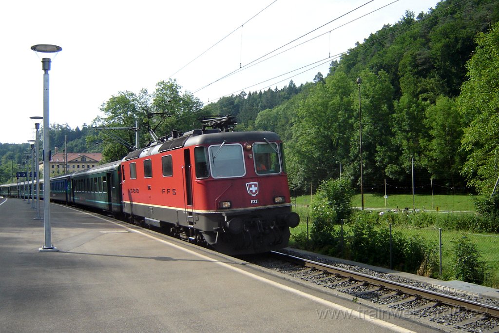 1060-0034-170605.jpg - SBB-CFF Re 4/4'' 11226 / Aathal 17.6.2005