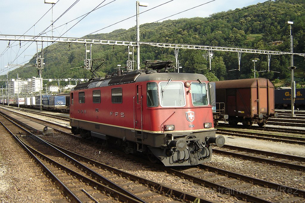 1194-0007-180606.jpg - SBB-CFF Re 4/4'' 11226 / Chiasso 18.6.2006