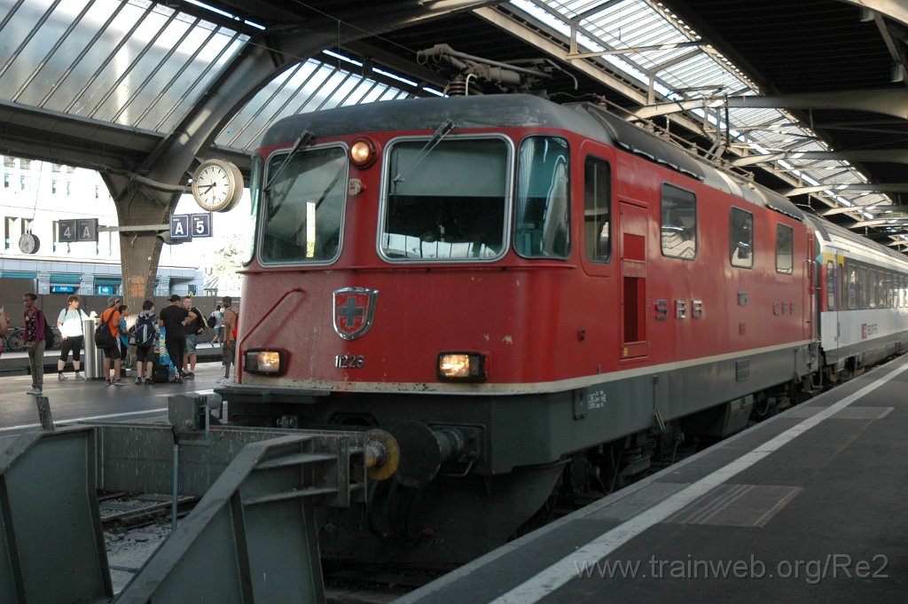 2140-0022-280611.jpg - SBB-CFF Re 4/4'' 11226 / Zürich HB 28.6.2011