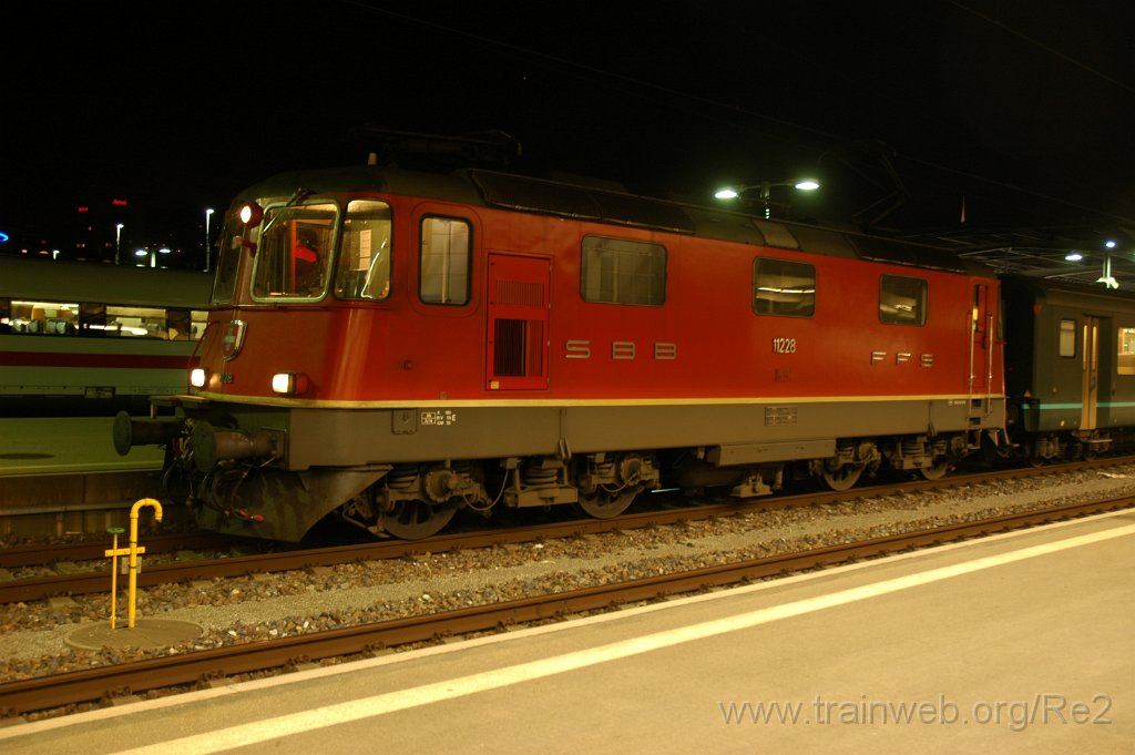 1997-0035-101010.jpg - SBB-CFF Re 4/4'' 11228 / Zürich HB 10.10.2010