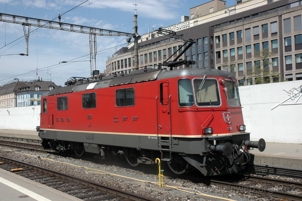 2366-0014-270412.jpg - SBB-CFF Re 4/4'' 11228 / Zürich HB 27.4.2012