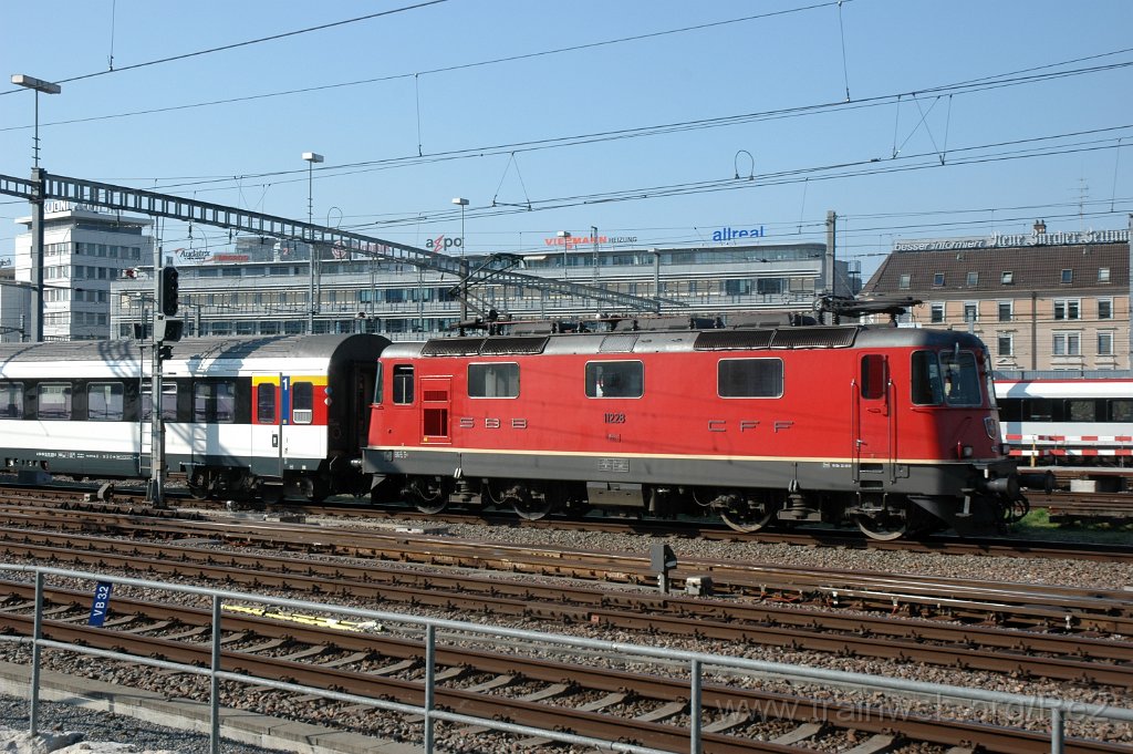 2509-0005-240712.jpg - SBB-CFF Re 4/4'' 11228 / Zürich HB 24.7.2012