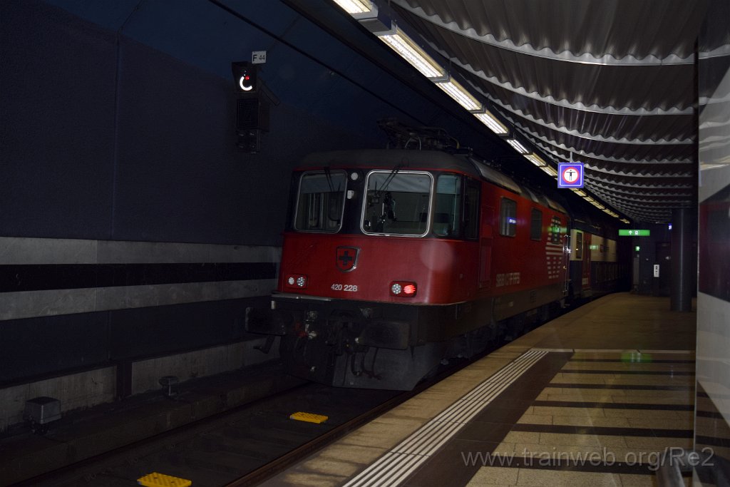 5179-0031-221018.jpg - SBB-CFF Re 420.228-9 (Re 91 85 4 420 228-9 CH-SBB) / Zürich HB (Museumstrasse) 22.10.2018
