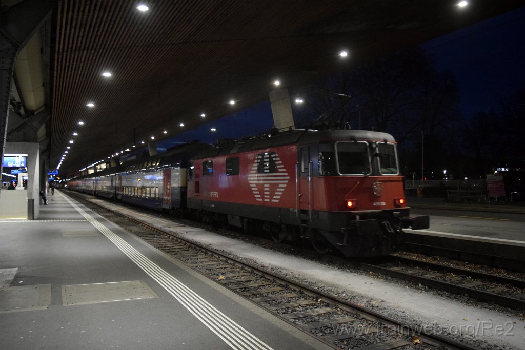 8906-0002-191223.jpg - SBB-CFF Re 420.228-9 (Re 91 85 4 420 228-9 CH-SBB) / Zürich HB 19.12.2023
