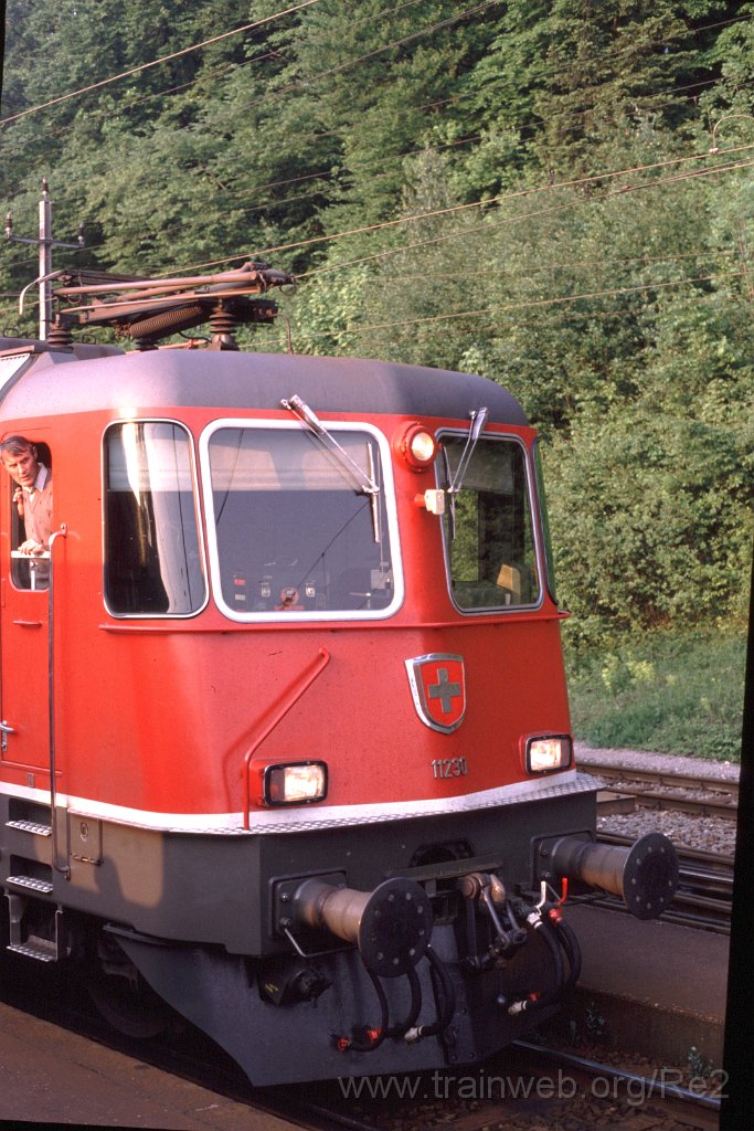 0232-0015.jpg - SBB-CFF Re 4/4'' 11230 / Koblenz 6.5.1989