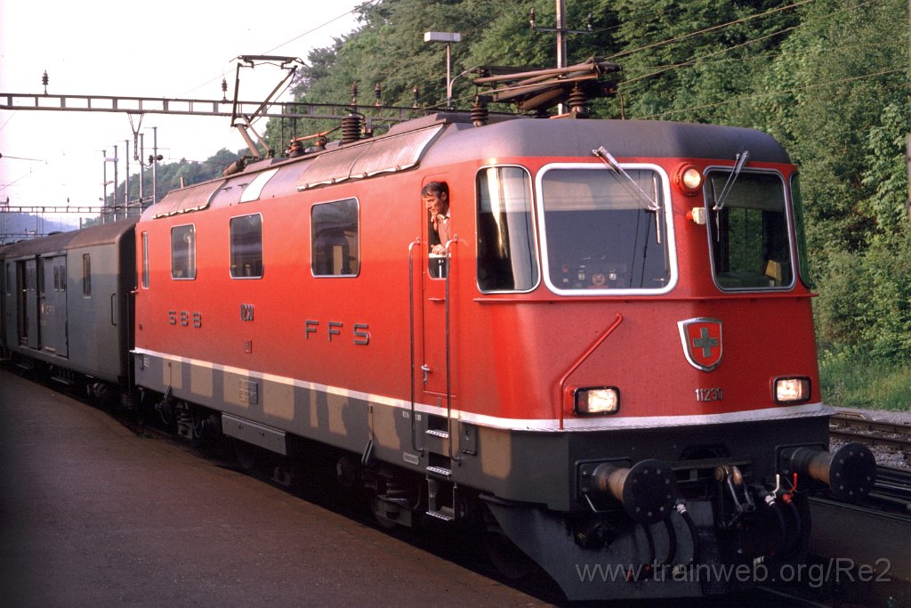 0232-0017.jpg - SBB-CFF Re 4/4'' 11230 / Koblenz 6.5.1989