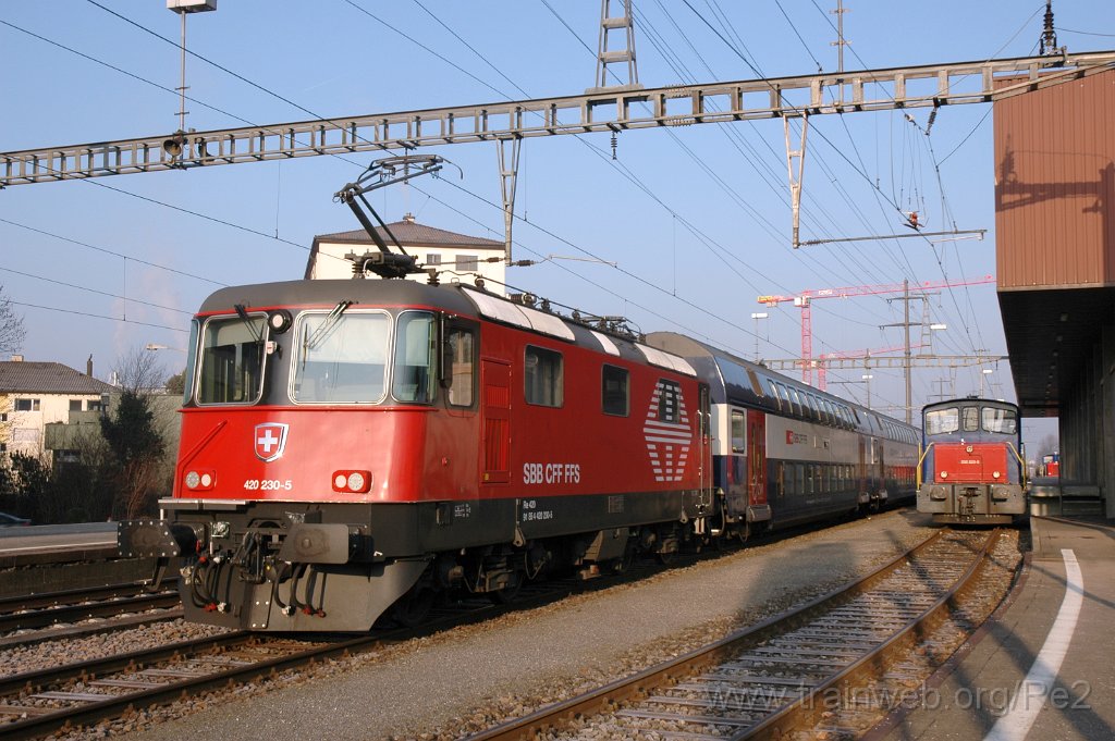 2318-0028-220212.jpg - SBB-CFF Re 420.230-5 (Re 91 85 4 420 230-5 CH-SBB) + SBBC Tm 232.223-8 / Schwerzenbach ZH 22.2.2012