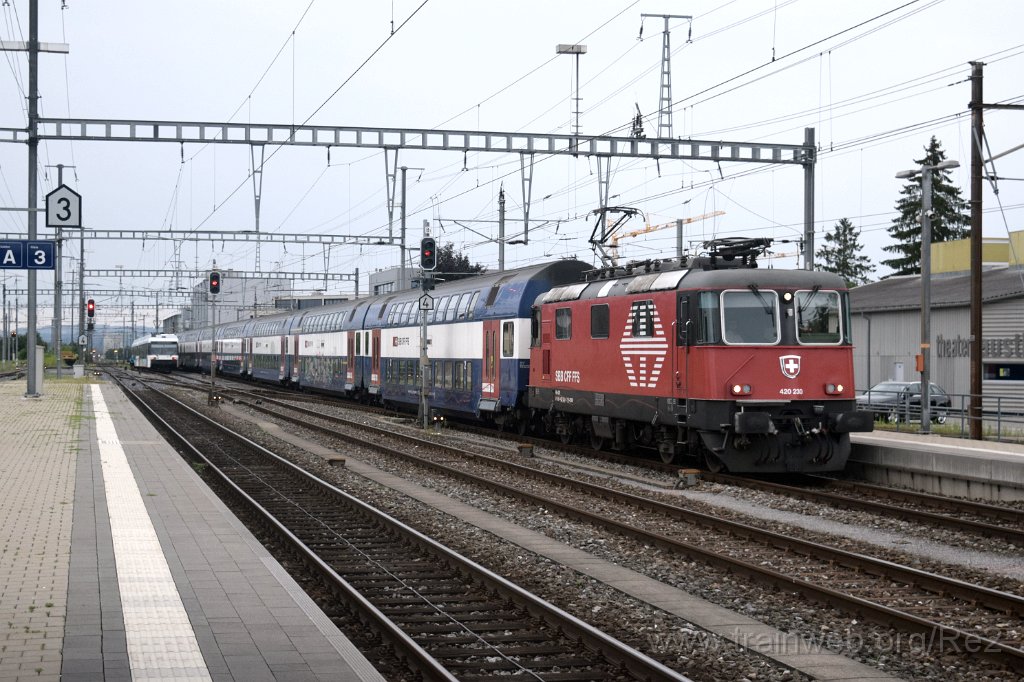 4067-0008-020816.jpg - SBB-CFF Re 420.230-5 (Re 91 85 4 420 230-5 CH-SBB) + Thurbo RABe 526.684-6 (RABe 94 85 7 526 684-6 CH-THB) / Weinfelden 2.8.2016