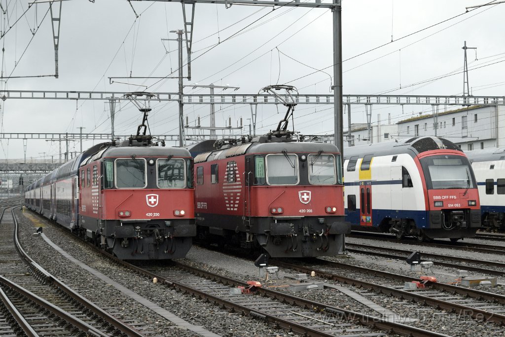9600-0043-160325.jpg - SBB-CFF Re 420.230-5 (Re 91 85 4 420 230-5 CH-SBB) + SBB-CFF Re 420.208-1 (Re 91 85 4 420 208-1 CH-SBB) + SBB-CFF RABe 514.053 / At 94 85 1 514.053-1 ''Elsau'' (RABe 94 85 0 514 053-3 CH-SBB) / Rapperswil 16.3.2025