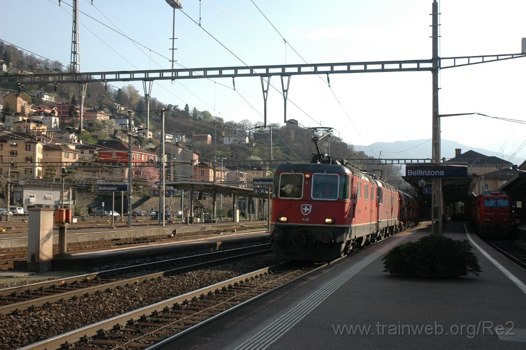 2764-0028-150413.jpg - SBB-CFF Re 4/4'' 11231 + SBB-CFF Re 6/6 11649 ''Aarberg'' / Bellinzona 15.4.2013