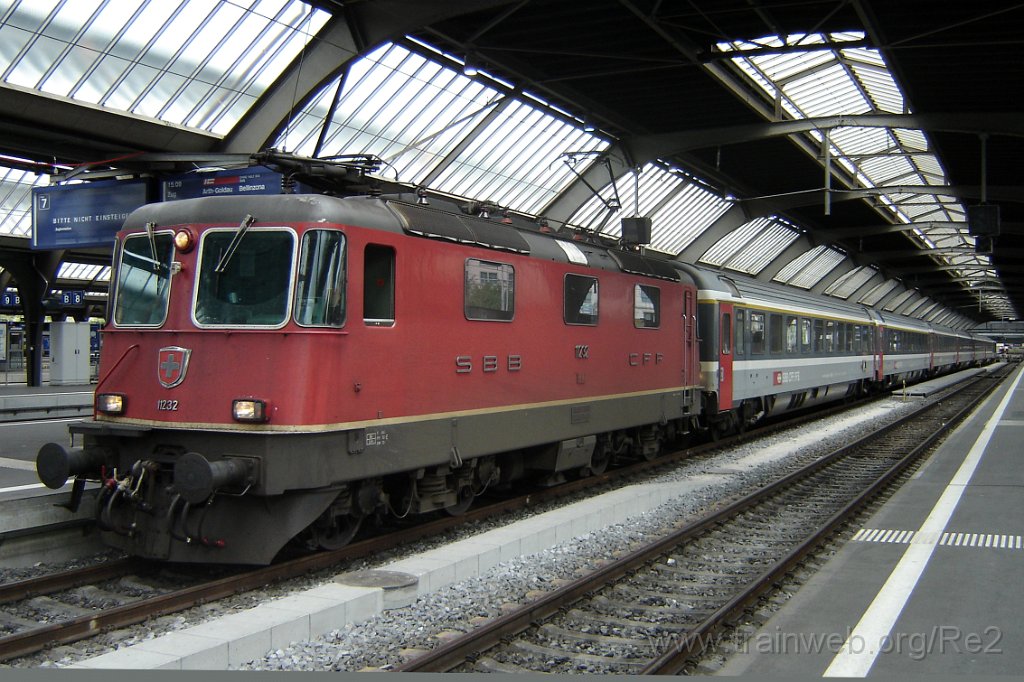 1045-0019-070505.jpg - SBB-CFF Re 4/4'' 11232 / Zürich HB 7.5.2005