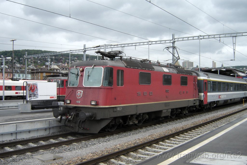 1045-0028-070505.jpg - SBB-CFF Re 4/4'' 11232 / Zürich HB 7.5.2005