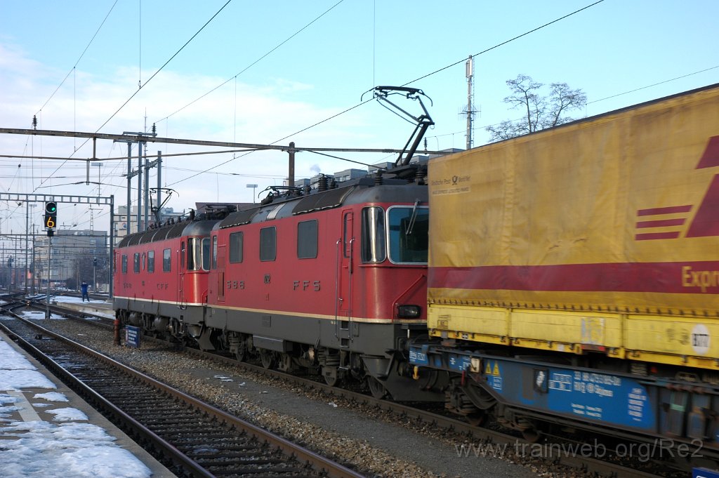 1601-0036-301208.jpg - SBB-CFF Re 4/4'' 11232 + SBB-CFF Re 6/6 11616 ''Illnau-Effretikon'' / Thun 30.12.2008