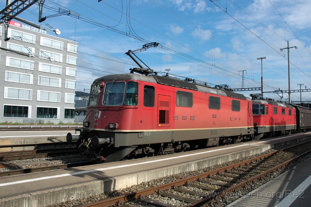 3327-0020-101014.jpg - SBB-CFF Re 4/4'' 11232 + SBB-CFF Re 4/4'' 11176 / Zürich-Altstetten 10.10.2014