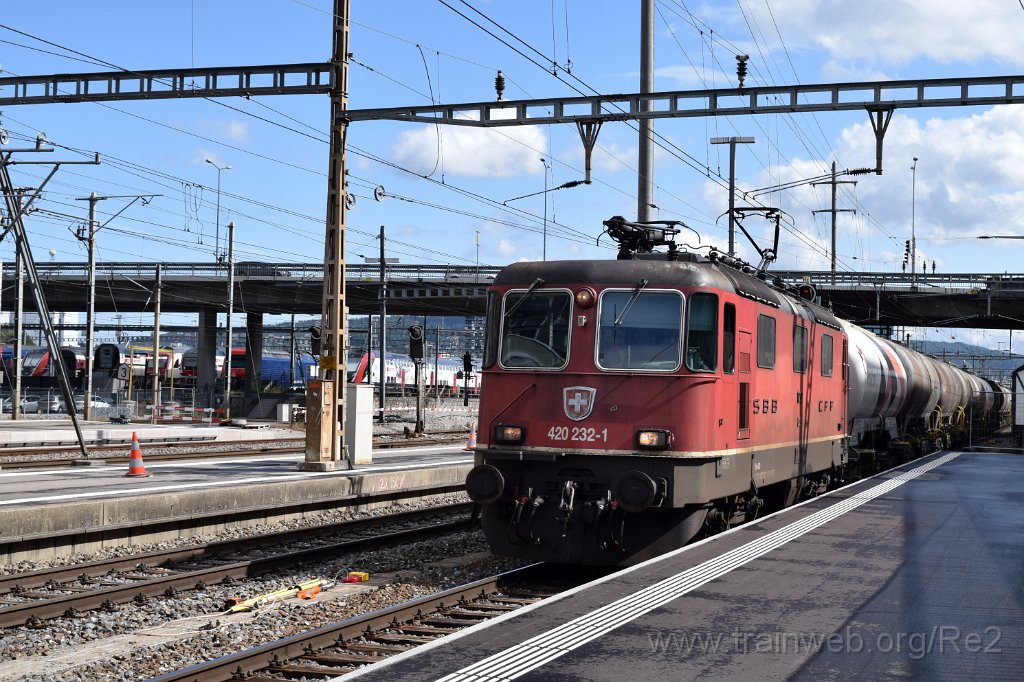 5758-0007-250919.jpg - SBBC Re 4/4'' 11232 (Re 420.232-1)  (Re 91 85 4 420 232-1 CH-SBBC) / Zürich-Altstetten 25.9.2019