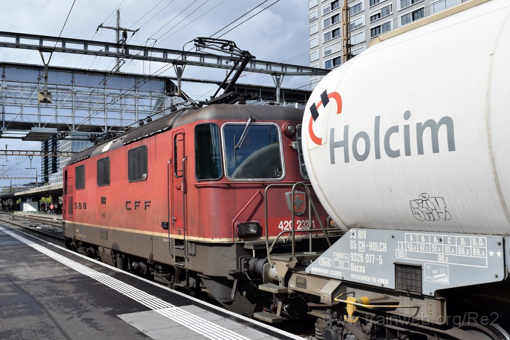 5758-0013-250919.jpg - SBBC Re 4/4'' 11232 (Re 420.232-1)  (Re 91 85 4 420 232-1 CH-SBBC) / Zürich-Altstetten 25.9.2019