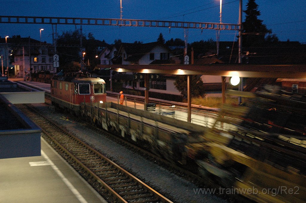 2173-0012-250811.jpg - SBB-CFF Re 4/4'' 11233 / Hinwil 25.8.2011