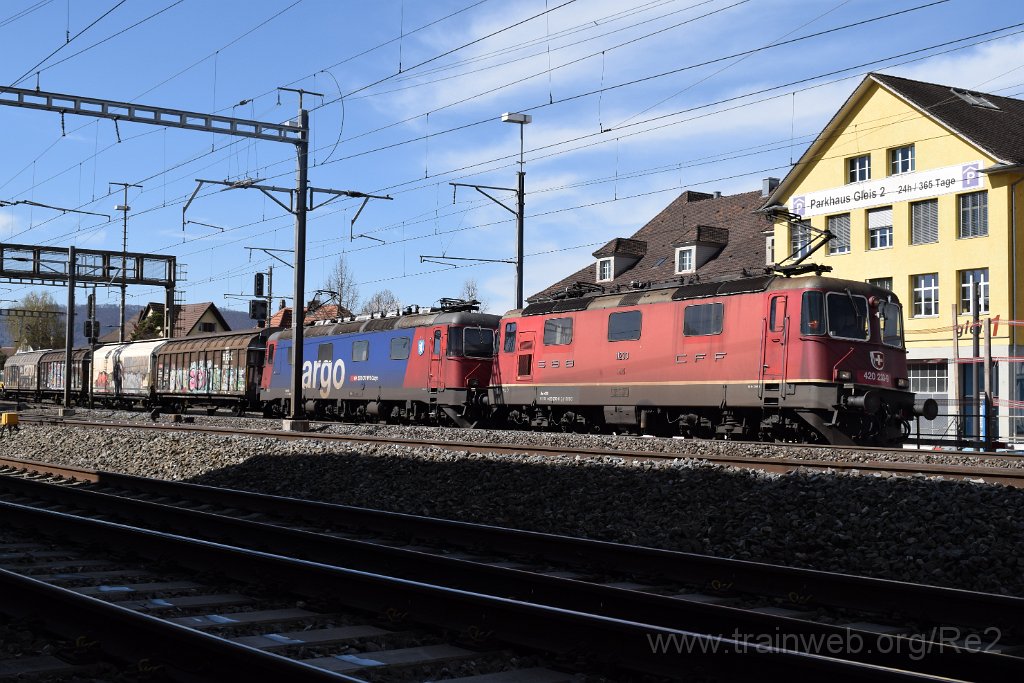4896-0005-120418.jpg - SBBC Re 4/4'' 11233 (Re 420.233-9)  (Re 91 85 4 420 233-9 CH-SBBC) + SBBC Re 620.047-1 ''Bex'' (Re 91 85 4 620 047-1 CH-SBBC) / Lenzburg 12.4.2018