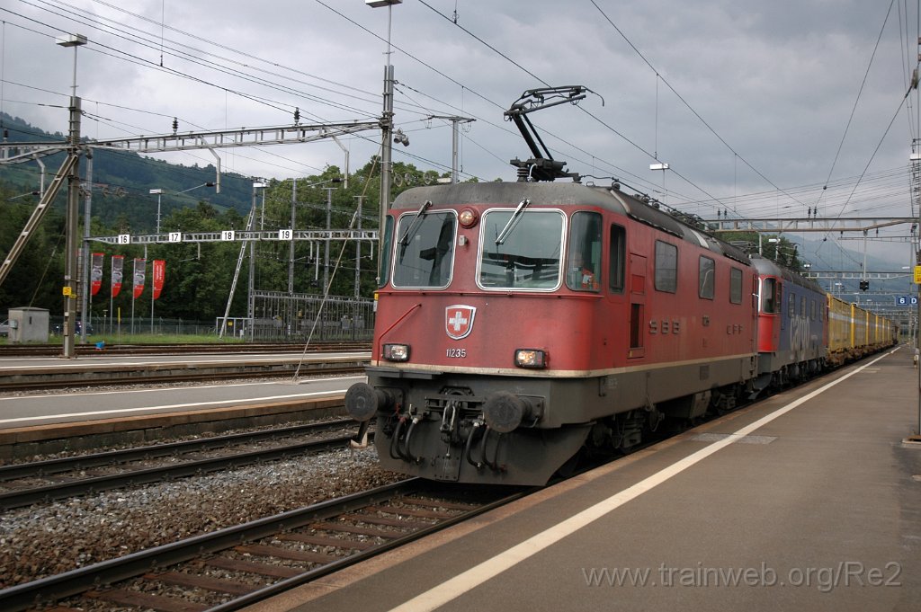 2483-0001-030712.jpg - SBB-CFF Re 4/4'' 11235 + SBBC Re 620.061-2 ''Gampel-Steg'' / Arth-Goldau 3.7.2012
