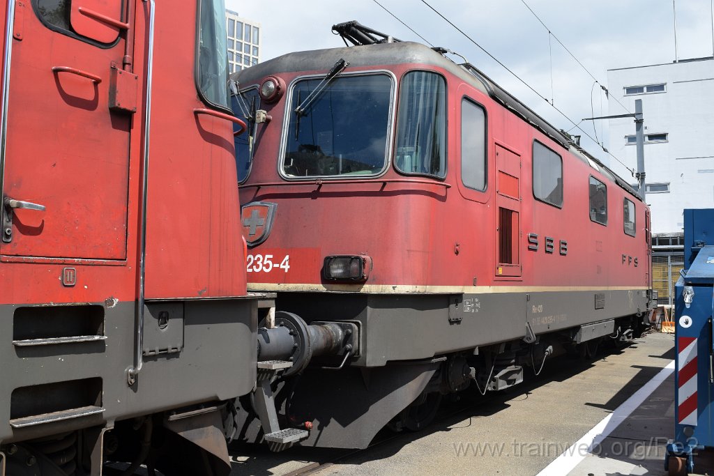 9098-0034-090524.jpg - SBBC Re 4/4'' 11235 (Re 420.235-4)  (Re 91 85 4 420 235-4 CH-SBBC) / St.Gallen HB 9.5.2024