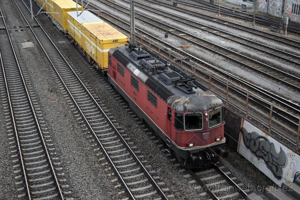 4290-0023-201216.jpg - SBB-CFF Re 4/4'' 11236 / Zürich-Mülligen (Hermetschloobrücke) 20.12.2016
