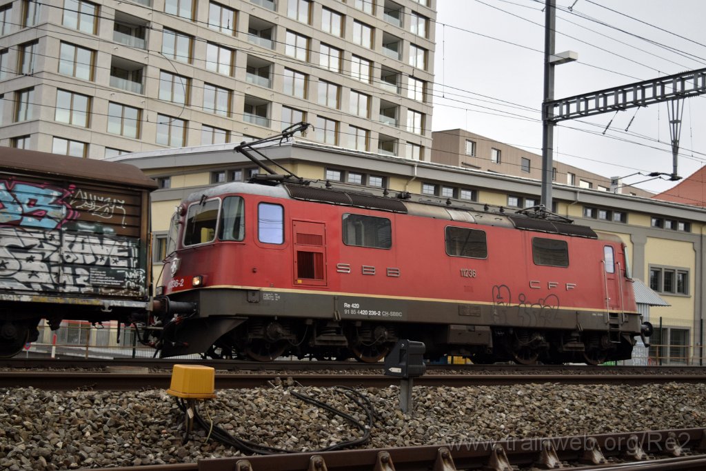 4818-0012-050118.jpg - SBBC Re 4/4'' 11236 (Re 420.236-2)  (Re 91 85 4 420 236-2 CH-SBBC) / Lenzburg 5.1.2018