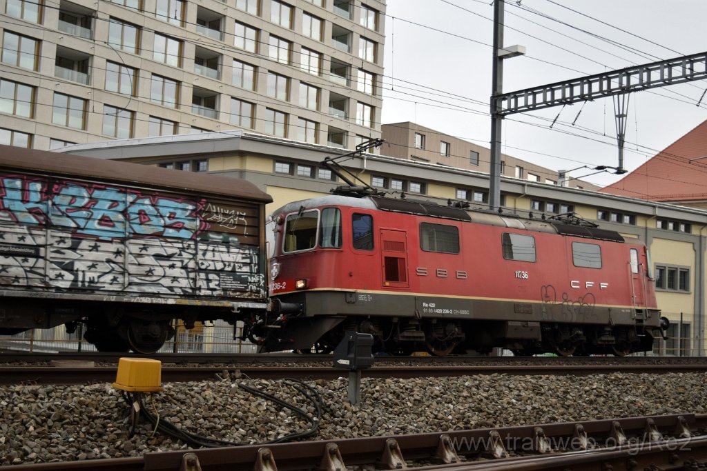 4818-0015-050118.jpg - SBBC Re 4/4'' 11236 (Re 420.236-2)  (Re 91 85 4 420 236-2 CH-SBBC) / Lenzburg 5.1.2018