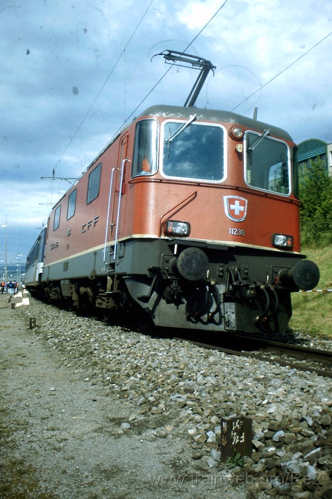 0673-0036.jpg - SBB-CFF Re 4/4'' 11238 / Lausanne-Triage 24.6.1997