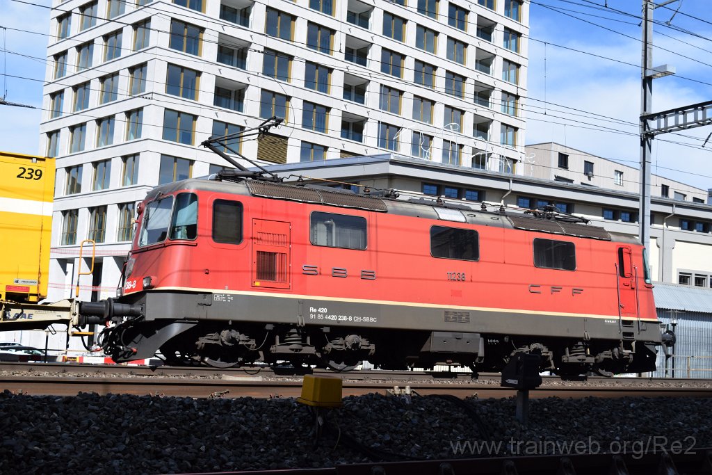 4896-0033-120418.jpg - SBBC Re 4/4'' 11238 (Re 420.238-8)  (Re 91 85 4 420 238-8 CH-SBBC) / Lenzburg 12.4.2018