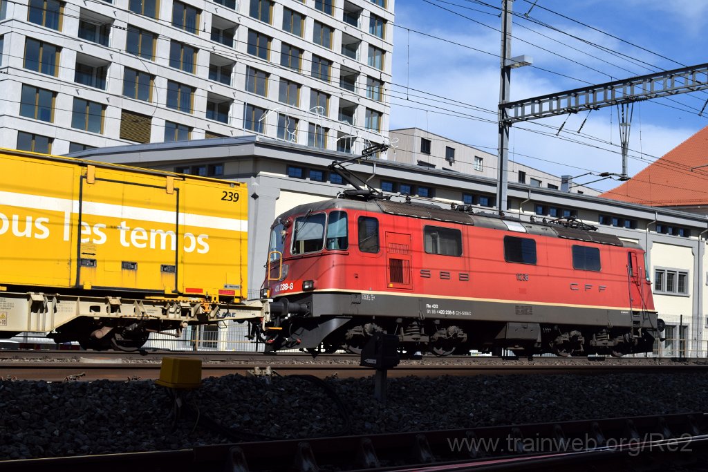 4896-0036-120418.jpg - SBBC Re 4/4'' 11238 (Re 420.238-8)  (Re 91 85 4 420 238-8 CH-SBBC) / Lenzburg 12.4.2018