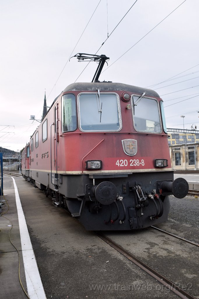 9524-0017-211224.jpg - SBBC Re 4/4'' 11238 (Re 420.238-8)  (Re 91 85 4 420 238-8 CH-SBBC) + SBBC Re 4/4'' 11248 (Re 420.248-7)  (Re 91 85 4 420 248-7 CH-SBBC) / St.Gallen HB 21.12.2024