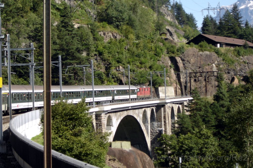 1412-0023-080907.jpg - SBB-CFF Re 4/4'' 11239 ''Porrentruy'' / Wassen 8.9.2007