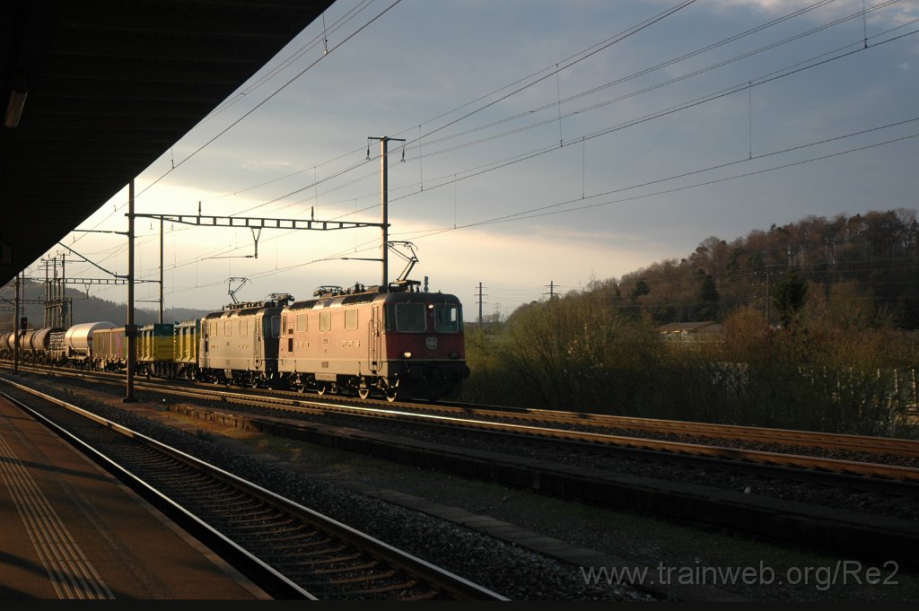 2770-0047-180413.jpg - SBB-CFF Re 4/4'' 11240 + SBB-CFF Re 4/4''' 11364 / Killwangen-Spreitenbach 18.4.2013