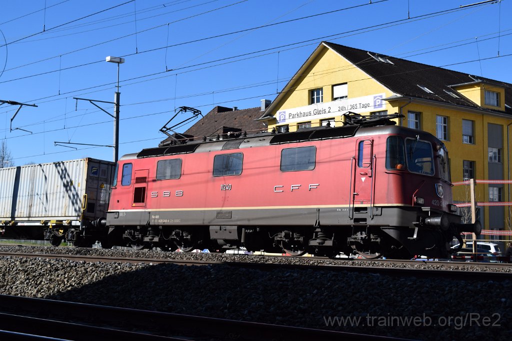 4906-0004-120418.jpg - SBBC Re 4/4'' 11240 (Re 420.240-4)  (Re 91 85 4 420 240-4 CH-SBBC) / Lenzburg 12.4.2018