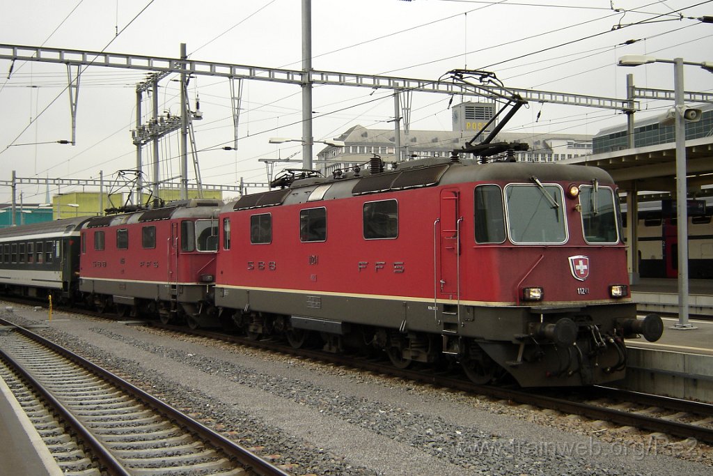 0996-0002-041204.jpg - SBB-CFF Re 4/4'' 11241 + SBB-CFF Re 4/4'' 11155 / Zürich HB 4.12.2004