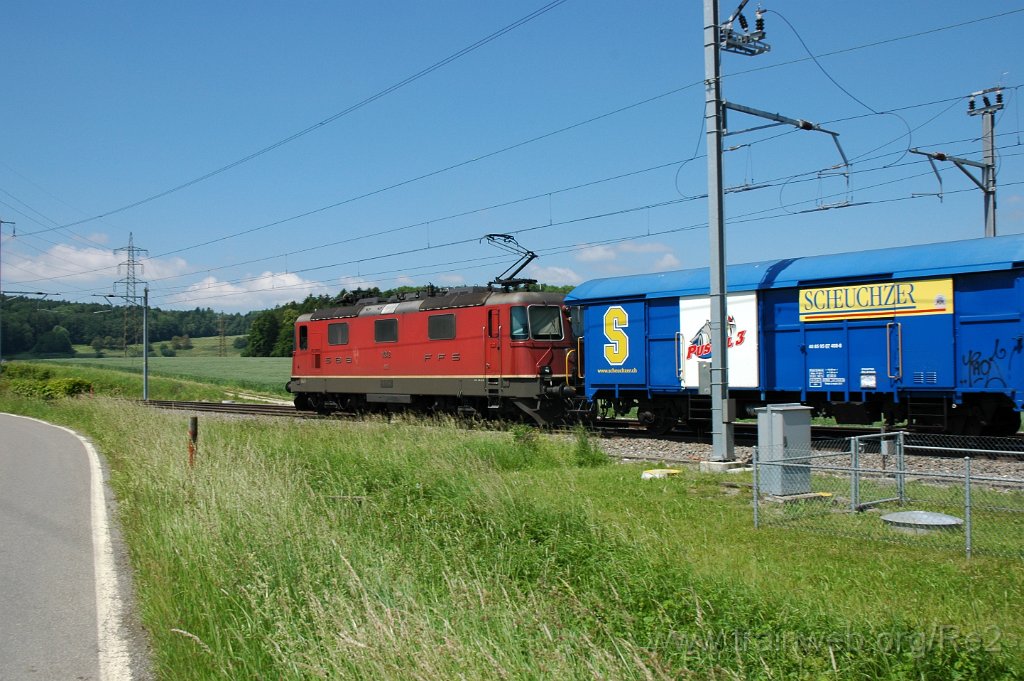 1883-0038-040610.jpg - SBB-CFF Re 4/4'' 11242 / Otelfingen (Büe Würenloserstrasse) 4.6.2010