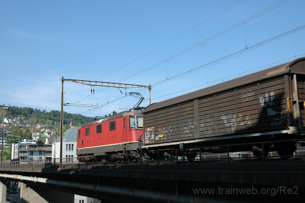 2108-0020-060511.jpg - SBB-CFF Re 4/4'' 11242 / Zürich (Käferbergbrücke) 6.5.2011
