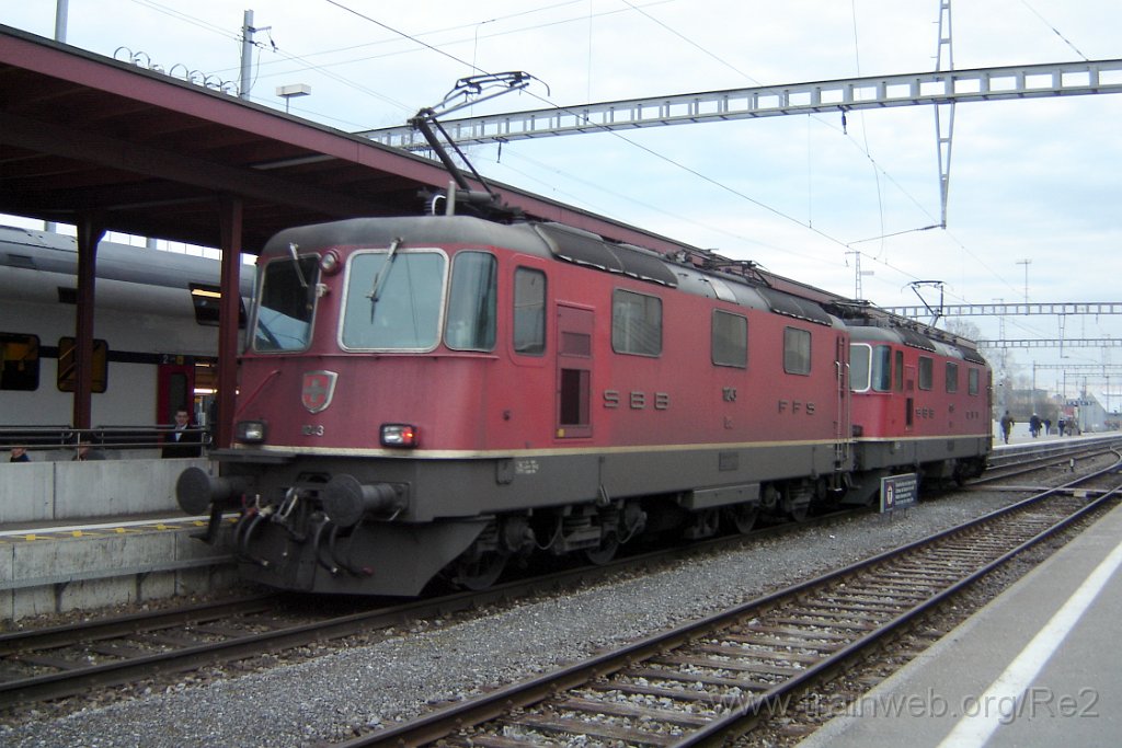 1461-0030-090408.jpg - SBB-CFF Re 4/4'' 11243 + SBB-CFF Re 4/4'' 11255 / Hinwil 9.4.2008