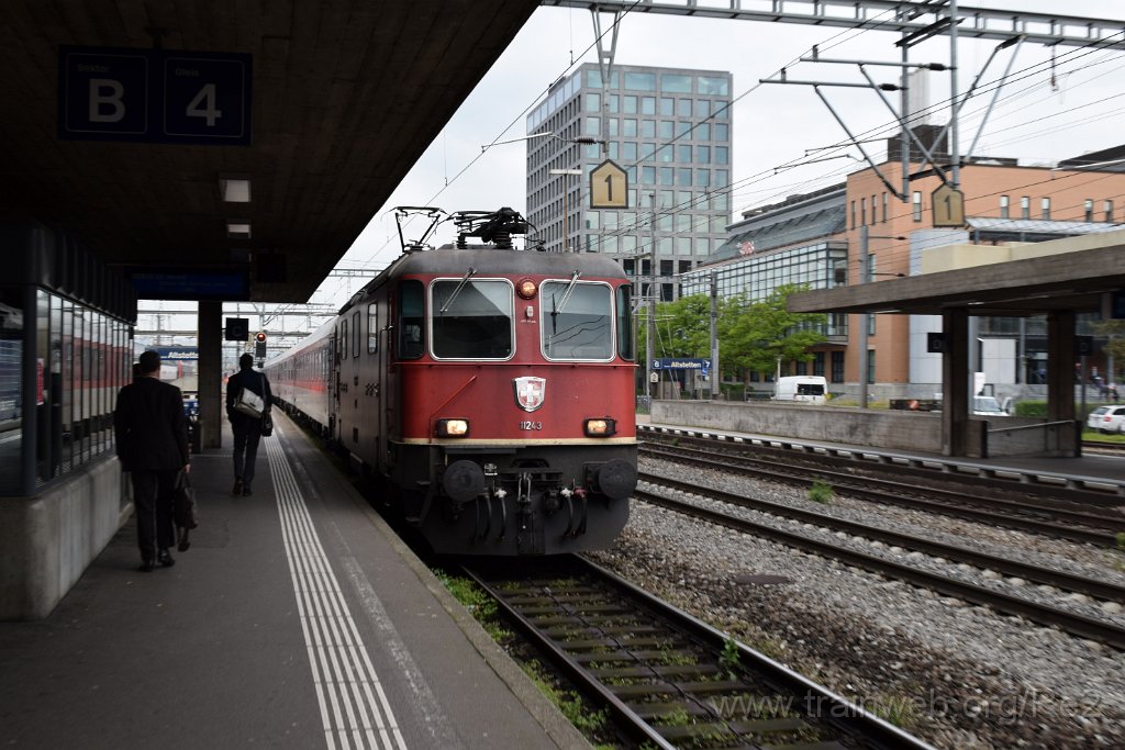3906-0011-170516.jpg - SBB-CFF Re 4/4'' 11243 / Zürich-Altstetten 17.5.2016