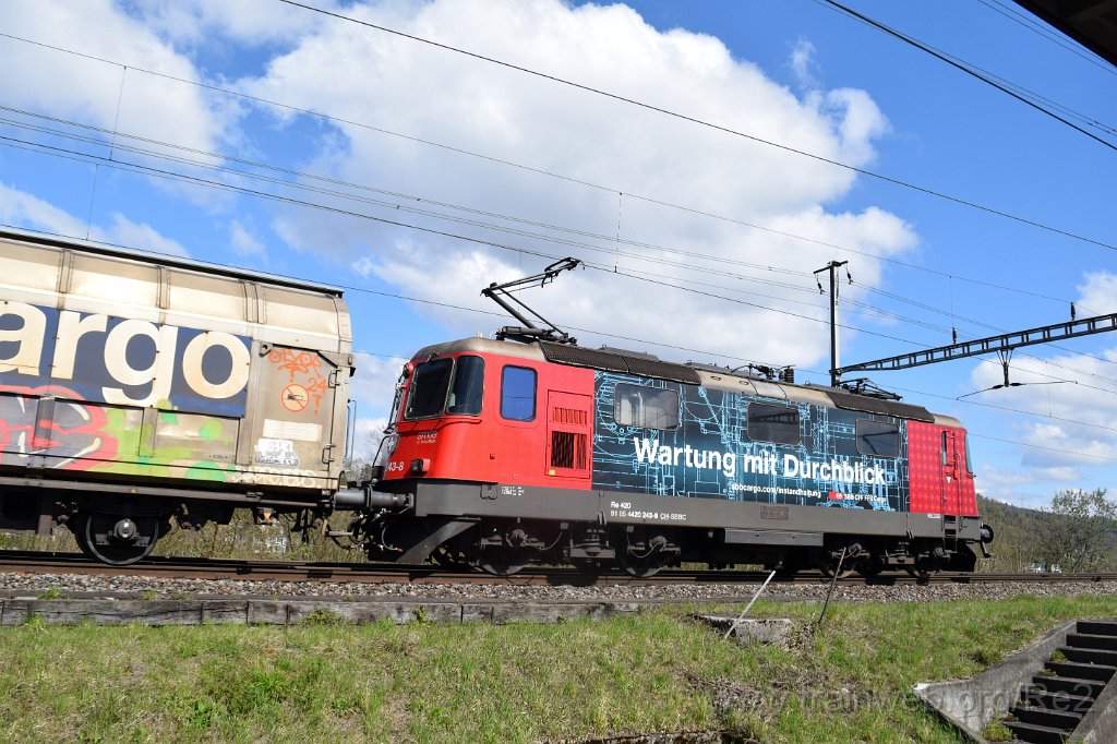 9626-0002-010425.jpg - SBBC Re 420.243-8 ''Wartung mit Durchblick'' (Re 91 85 4 420 243-8 CH-SBBC) / Killwangen-Spreitenbach 1.4.2025