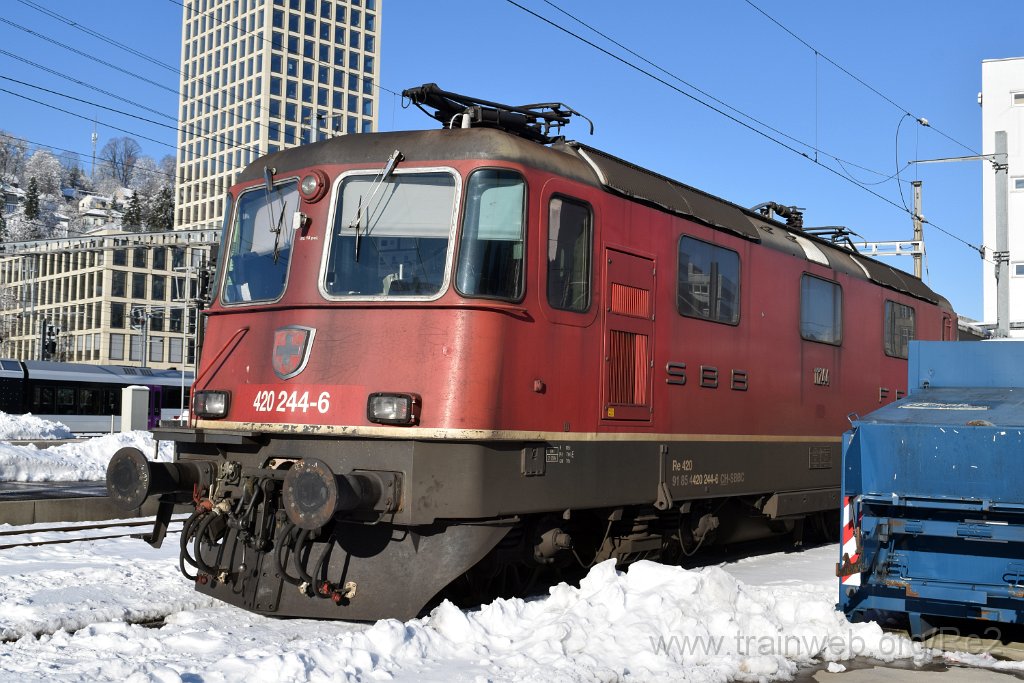 8932-0019-200124.jpg - SBBC Re 4/4'' 11244 (Re 420.244-6)  (Re 91 85 4 420 244-6 CH-SBBC) / St.Gallen HB 20.1.2024