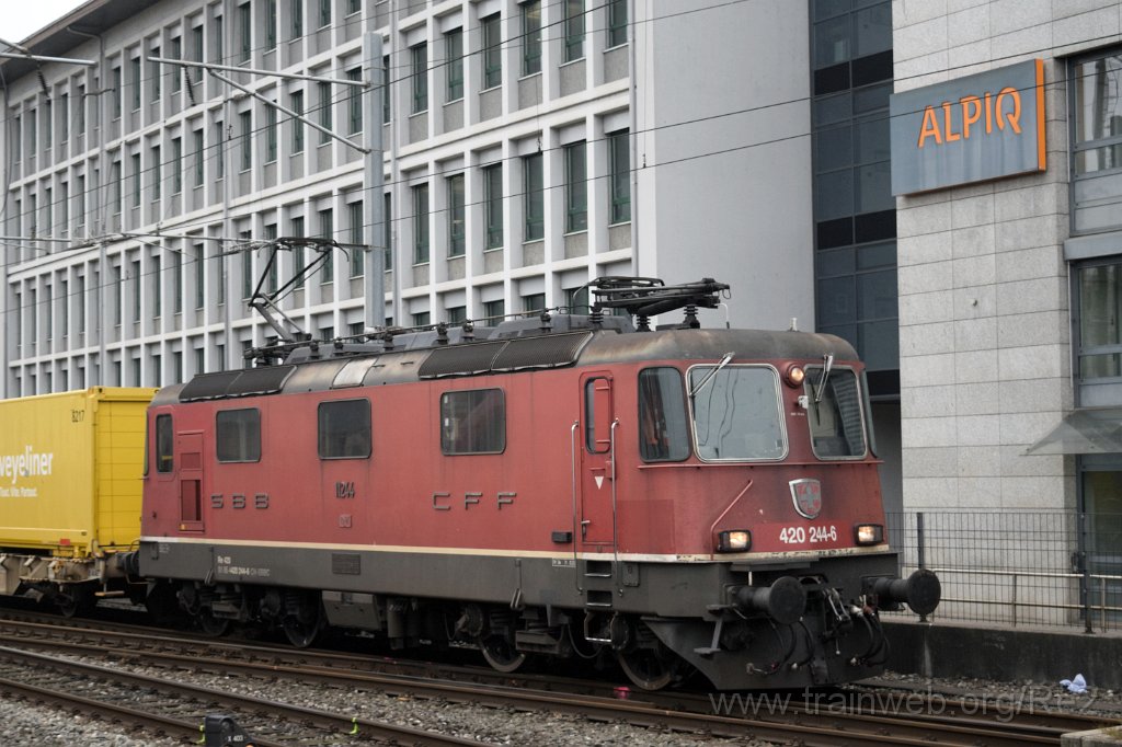 9449-0013-011124.jpg - SBBC Re 4/4'' 11244 (Re 420.244-6)  (Re 91 85 4 420 244-6 CH-SBBC) / Olten 1.11.2024