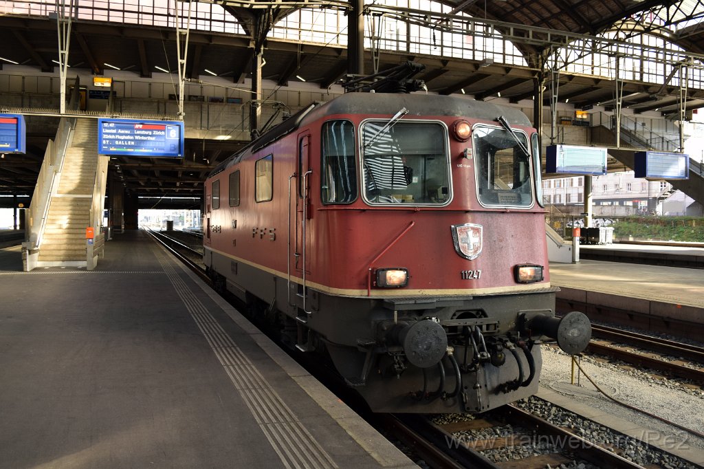3861-0009-100416.jpg - SBB-CFF Re 4/4'' 11247 / Basel 10.4.2016