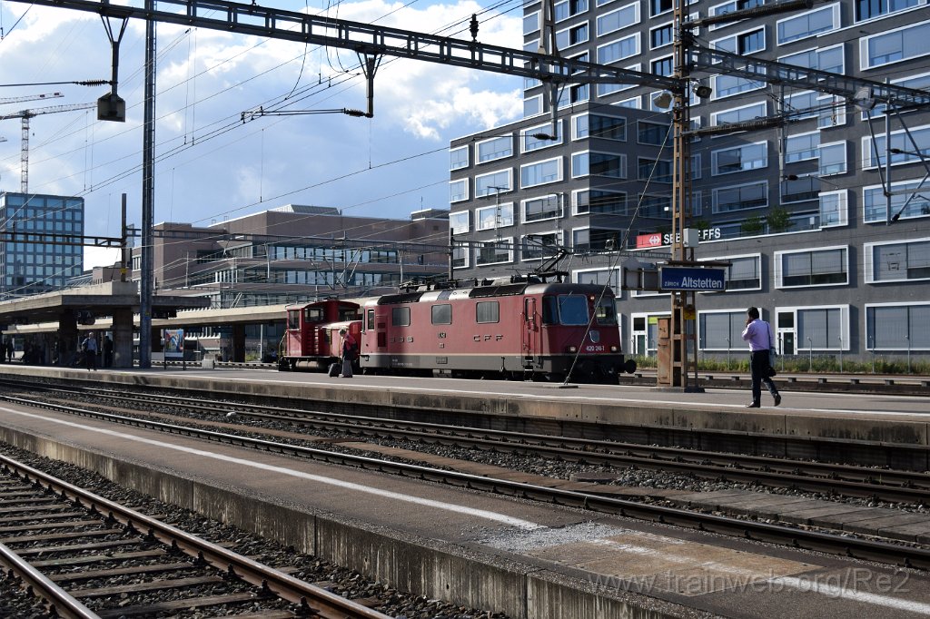 4500-0018-060617.jpg - SBBC Re 4/4'' 11248 (Re 420.248-7)  (Re 91 85 4 420 248-7 CH-SBBC) + SBBI Tmf 232.305-3 (Tmf 98 85 5 232 305-3 CH-SBBI) / Zürich-Altstetten 6.6.2017